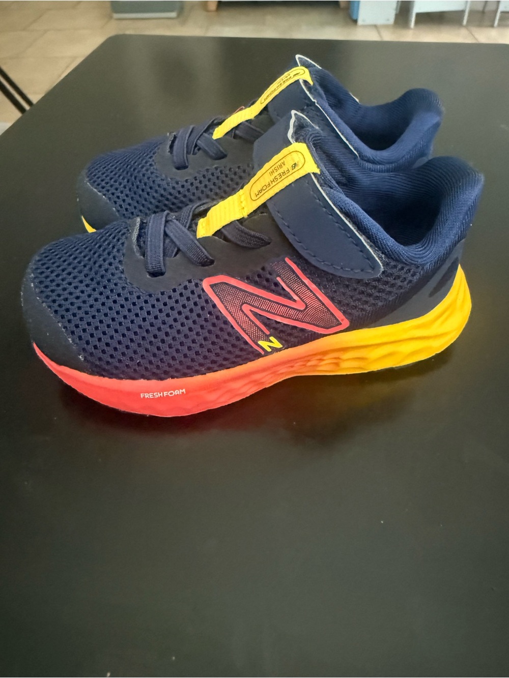 New Balance Fresh Foam Arishi Kids Sneakers Navy Yellow Orange Hook & Loop Size6